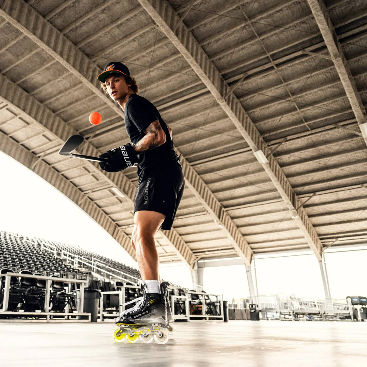 BAUER VAPOR HYPERLITE 2 ROLLER HOCKEY SKATE INTERMEDIATE - Image 6